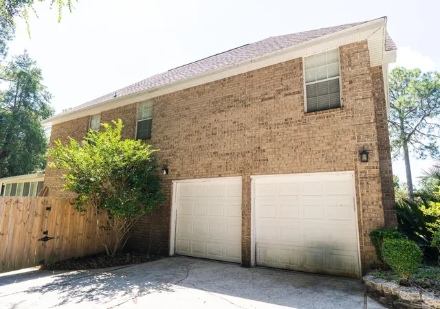 3rd image of 5116 Pine Hollow Dr, Pensacola, FL 32505 | MLS# 653185