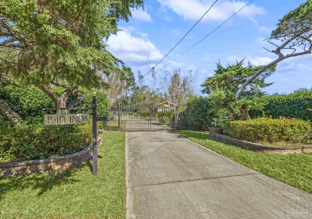 Photo 1 of Single family home for sale at 1910 Inda Ave, Pensacola, FL 32526 | MLS# 690636 | Listing updated on 2026-10-30