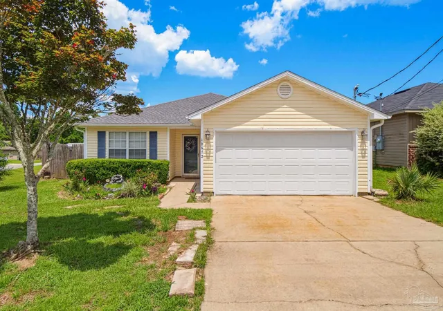 Photo 1 of Sale Pending at 10672 Senegal Dr, Pensacola, FL 32534 | MLS# 685515 | Listing updated on 2026-09-04