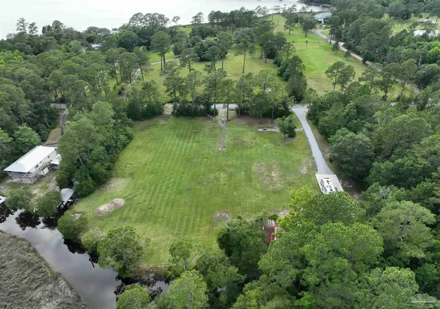 4th image of 7524 Petersen Pt Rd, Milton, FL 32583 | MLS# 683525