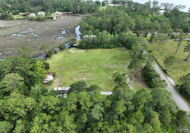 5th image of 7524 Petersen Pt Rd, Milton, FL 32583 | MLS# 683525