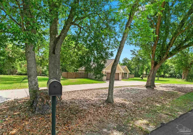 Photo 3 of Sale Pending at 4942 Guernsey Rd, Milton, FL 32571 | MLS# 681515 | Listing updated on 2026-08-26