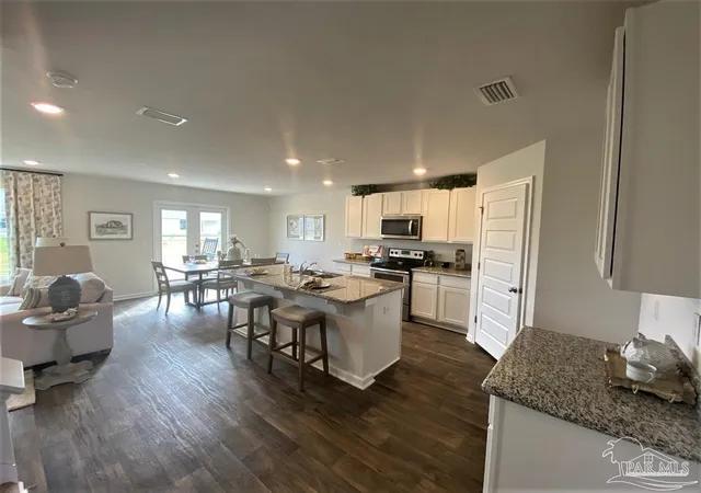 image of 3934 Whitetail Ln, Pensacola, FL 32526 | MLS# 685429