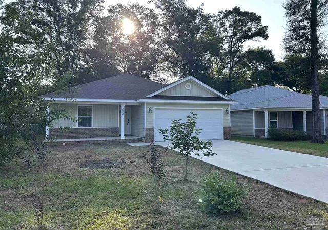 Photo 2 of Single family home for sale at 2802 Donley St, Pensacola, FL 32526 | MLS# 688019 | Listing updated on 2026-09-09