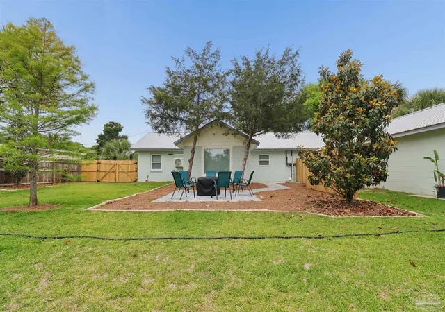 5th image of 605 Edgewater Dr, Pensacola, FL 32507 | MLS# 681809