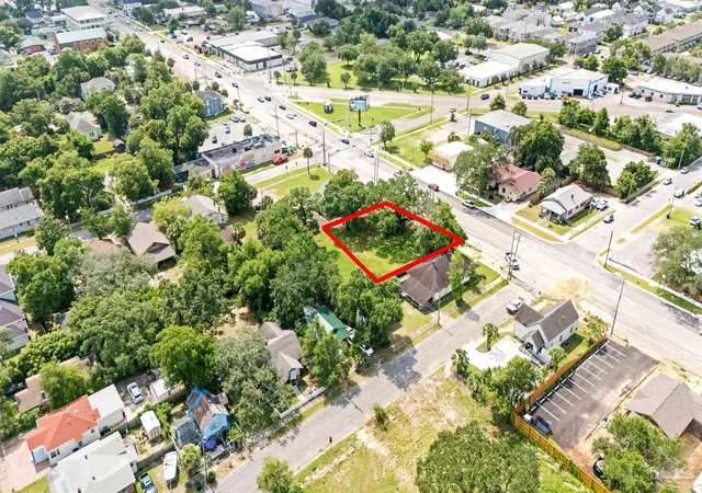 2nd image of 1210 W Garden St, Pensacola, FL 32502 | MLS# 685086