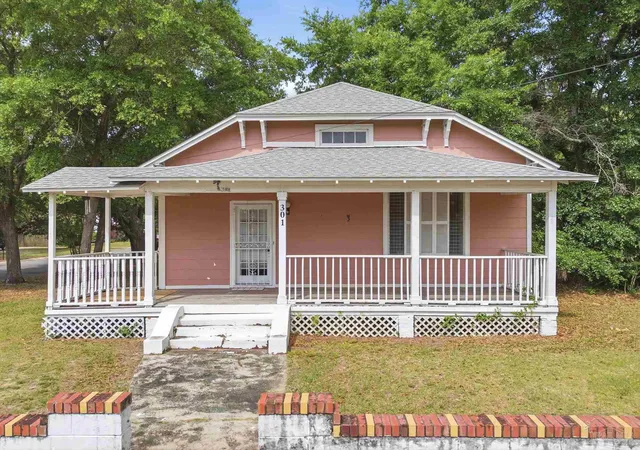 Single family home for sale at 301 N F St, Pensacola, FL 32501 | MLS# 681550