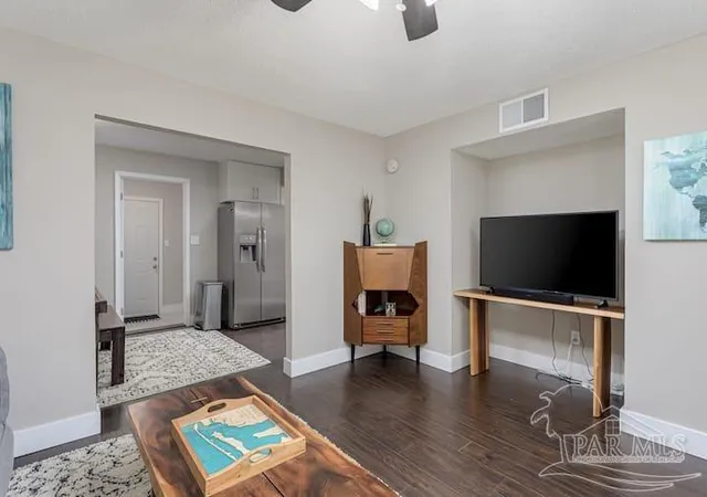Photo 2 of Townhouse for sale at 990 W Zarragossa St, Pensacola, FL 32502 | MLS# 683676 | Listing updated on 2026-06-16