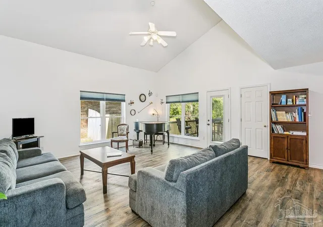4th image of 6384 Mers Ln, Pensacola, FL 32526 | MLS# 683582