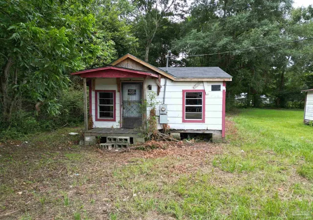 Photo 5 of Single family home for sale at 156 4Th St, Atmore, AL 36502 | MLS# 688156 | Listing updated on 2026-08-27