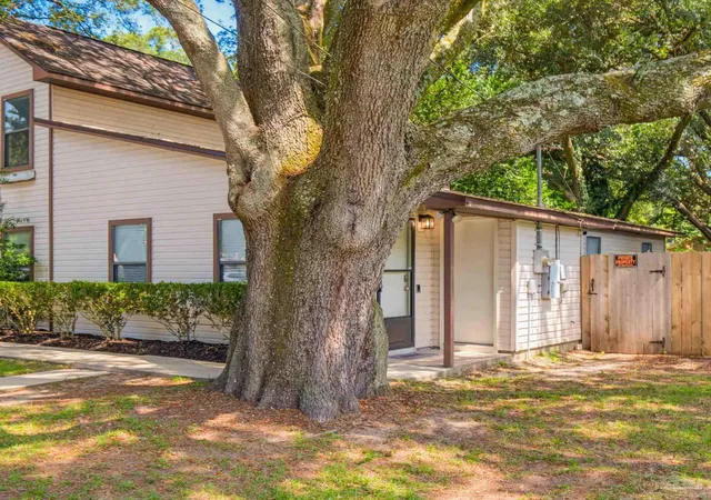 Photo 2 of Townhouse for sale at 5512 Woodsman Ct, Pensacola, FL 32506 | MLS# 685194 | Listing updated on 2026-09-14
