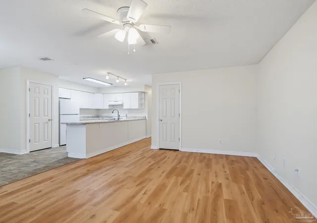 Photo 3 of Townhouse for sale at 5512 Woodsman Ct, Pensacola, FL 32506 | MLS# 685194 | Listing updated on 2026-10-02