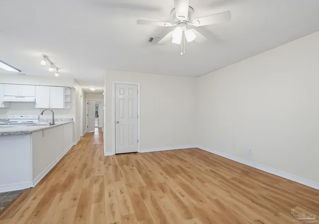 Photo 4 of Townhouse for sale at 5512 Woodsman Ct, Pensacola, FL 32506 | MLS# 685194 | Listing updated on 2026-10-02