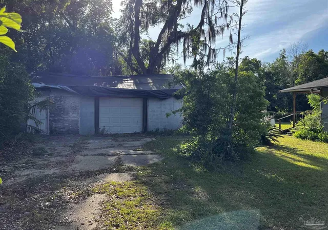 11th image of 5284 Broad St, Milton, FL 32570 | MLS# 681619