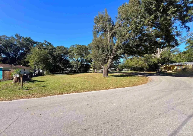 3rd image of 5 Simon Ct, Pensacola, FL 32505 | MLS# 674838
