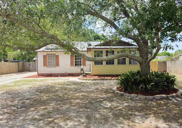 Photo 1 of Single family home for sale at 209 Nw Gilliland Rd, Pensacola, FL 32507 | MLS# 684615 | Listing updated on 2026-09-14