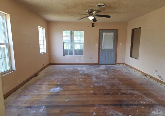 Photo 3 of Single family home for sale at 209 NW Gilliland Rd, Pensacola, FL 32507 | MLS# 684615 | Listing updated on 2026-09-14
