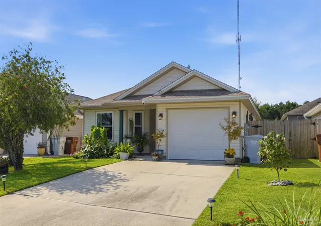 Photo 2 of Single family home for sale at 5519 Sea Spray Ct, Gulf Breeze, FL 32563 | MLS# 688233 | Listing updated on 2026-09-10