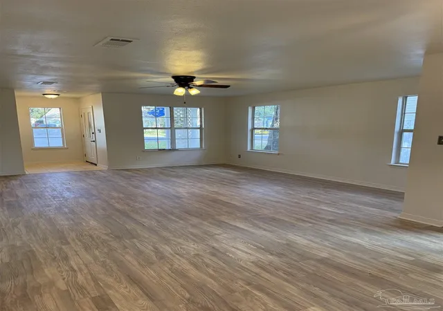 Photo 3 of Single family home for sale at 1141 Nestling Dr, Gulf Breeze, FL 32563 | MLS# 674637 | Listing updated on 2026-02-13