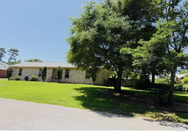 2nd image of 305 Shiloh Dr, Pensacola, FL 32503 | MLS# 681711
