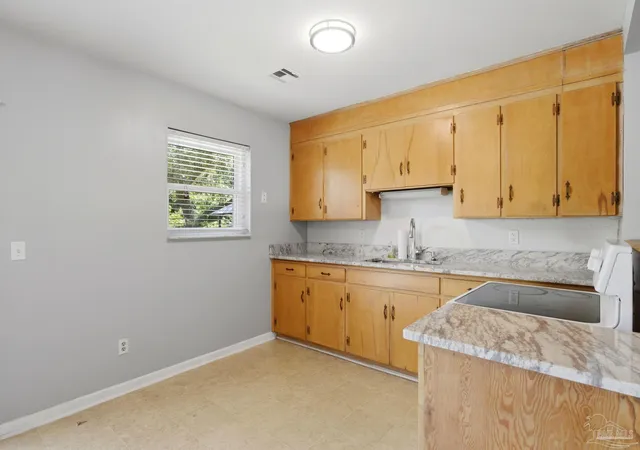 Photo 4 of Single family home for sale at 1904 Heinrich St, Pensacola, FL 32507 | MLS# 684620 | Listing updated on 2026-09-26
