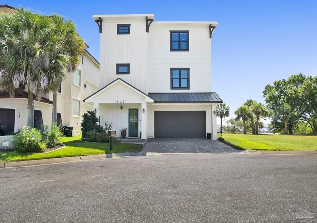 Single family home for sale at 1625 E Heinberg St, Pensacola, FL 32502 | MLS# 682282