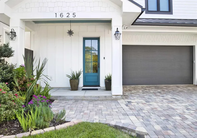 Photo 2 of Single family home for sale at 1625 E Heinberg St, Pensacola, FL 32502 | MLS# 682282 | Listing updated on 2026-09-22