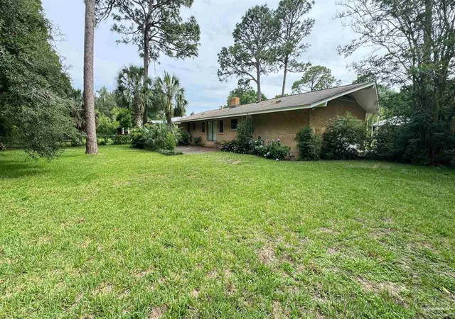 Photo 3 of Sale Pending at 3040 Logan Dr, Pensacola, FL 32503 | MLS# 667874 | Listing updated on 2026-03-26