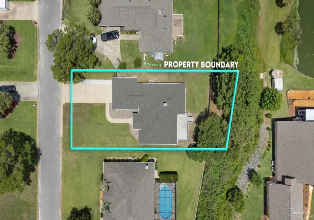 Homes for sale in Navarre, FL | 2704 Creeks Edge Ln, Navarre, FL 32566 | MLS# 684356