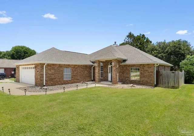 Homes for sale in Navarre, FL | 2704 Creeks Edge Ln, Navarre, FL 32566 | MLS# 684356