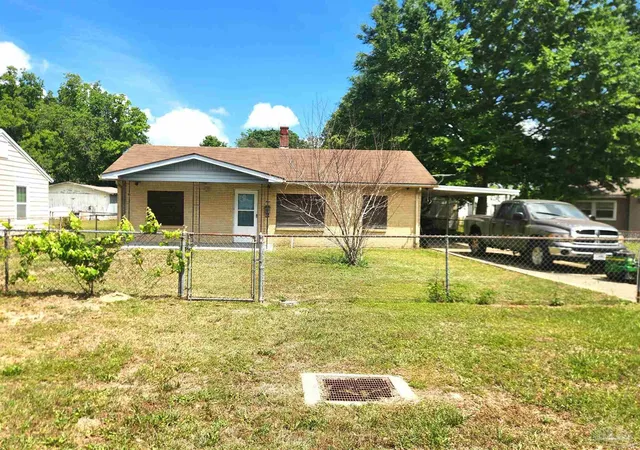 1st image of 4 Bertram St, Pensacola, FL 32506 | MLS# 681297