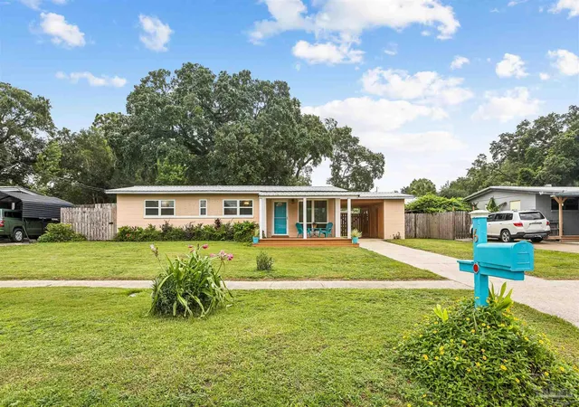 Photo 1 of Single family home for sale at 6 Gamwell Rd, Pensacola, FL 32506 | MLS# 684698 | Listing updated on 2026-09-03