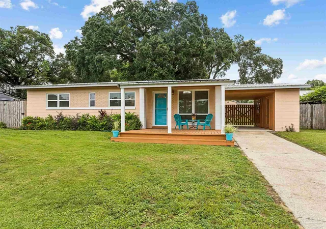 Photo 2 of Single family home for sale at 6 Gamwell Rd, Pensacola, FL 32506 | MLS# 684698 | Listing updated on 2026-09-03