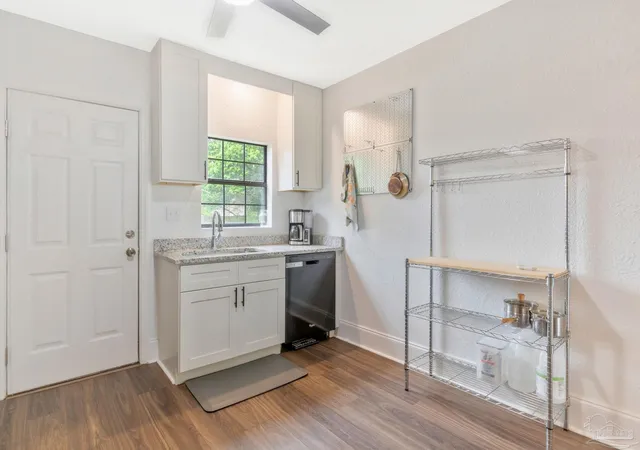 4th image of 1760 W Romana St, Pensacola, FL 32502 | MLS# 680128