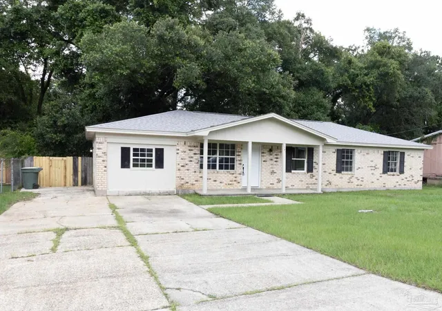 2nd image of 1545 Kyle Dr, Pensacola, FL 32505 | MLS# 683580