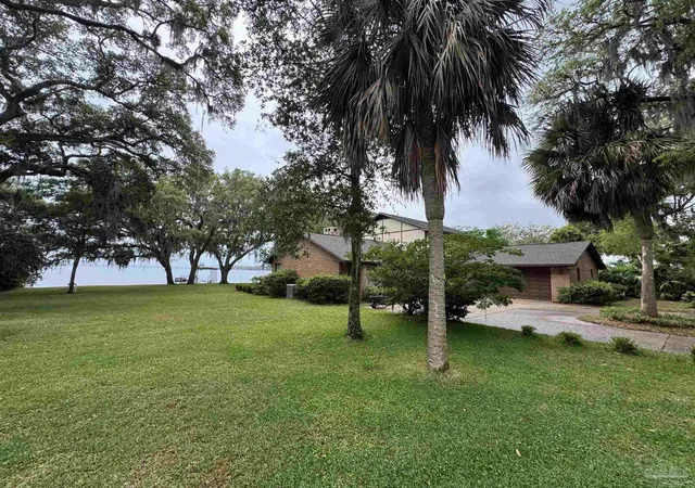 Homes for sale in Niceville, FL | 4156 Beach Dr, Niceville, FL 32578 | MLS# 680757