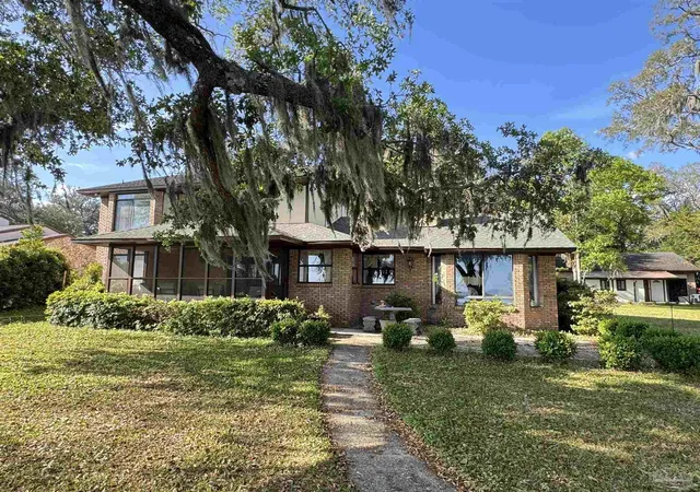 Homes for sale in Niceville, FL | 4156 Beach Dr, Niceville, FL 32578 | MLS# 680757