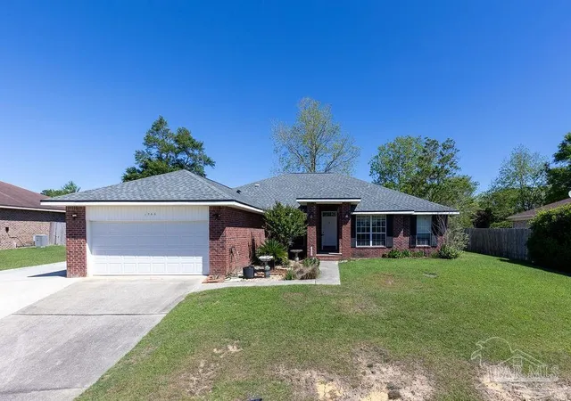 Homes for sale in Cantonment, FL | 1566 Twin Pines Cir, Cantonment, FL 32533 | MLS# 679350