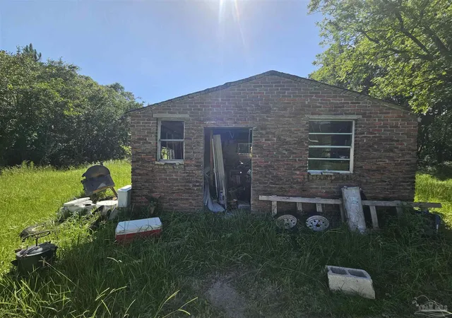 Homes for sale in Milton, FL | 4251 Garcon Point Rd #5553 Hwy 90, Milton, FL 32583 | MLS# 684968