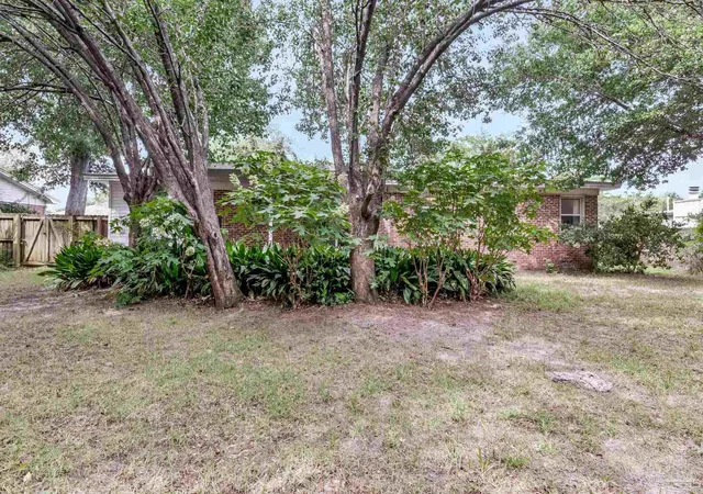 48th image of 2011 Hallmark Dr, Pensacola, FL 32503 | MLS# 683726