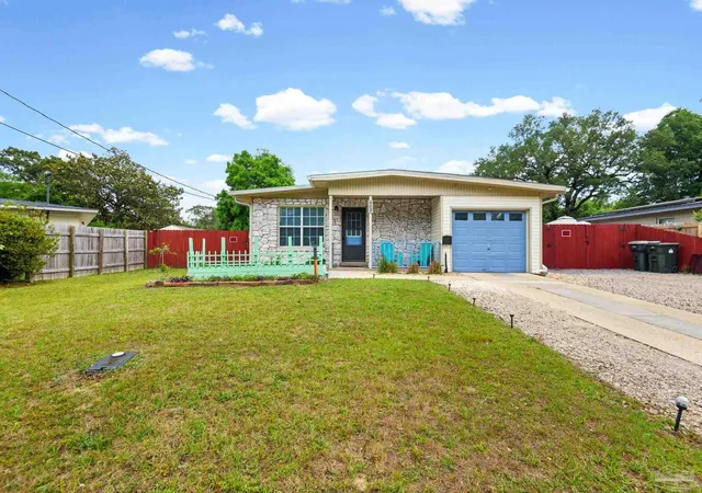 Photo 2 of Single family home for sale at 903 Clearview Ave, Pensacola, FL 32505 | MLS# 681790 | Listing updated on 2026-09-02