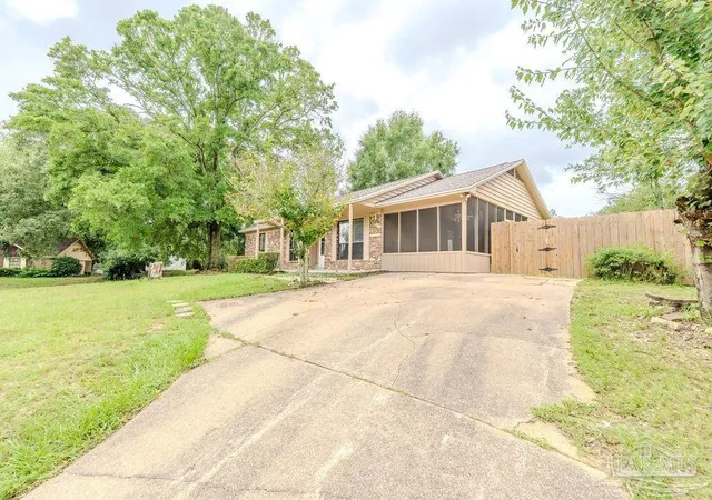 Photo 3 of Single family home for sale at 7727 Coronet Dr, Pensacola, FL 32514 | MLS# 688132 | Listing updated on 2026-09-09