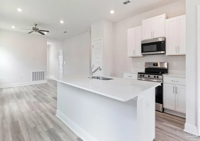4th image of 2139 Aqua St, Gulf Breeze, FL 32563 | MLS# 682476