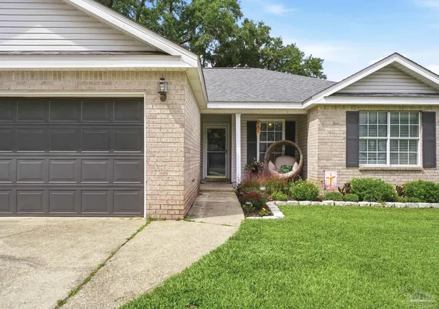 3rd image of 712 Thornwood Pl, Pensacola, FL 32514 | MLS# 683095