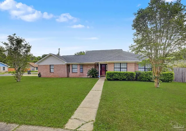 3rd image of 1104 Bremen Ave, Pensacola, FL 32507 | MLS# 682105