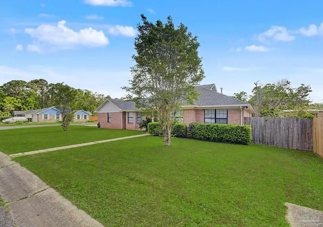 4th image of 1104 Bremen Ave, Pensacola, FL 32507 | MLS# 682105