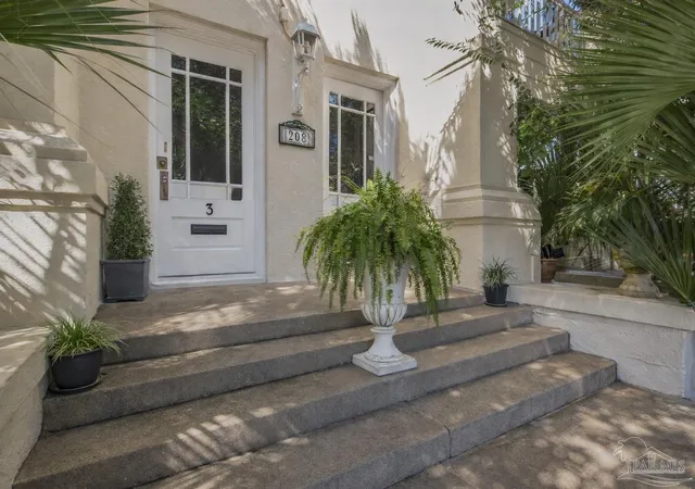 1st image of 208 W Strong St #1-4, Pensacola, FL 32501 | MLS# 681122