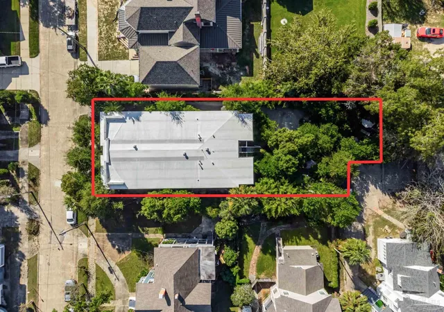 2nd image of 208 W Strong St #1-4, Pensacola, FL 32501 | MLS# 681122