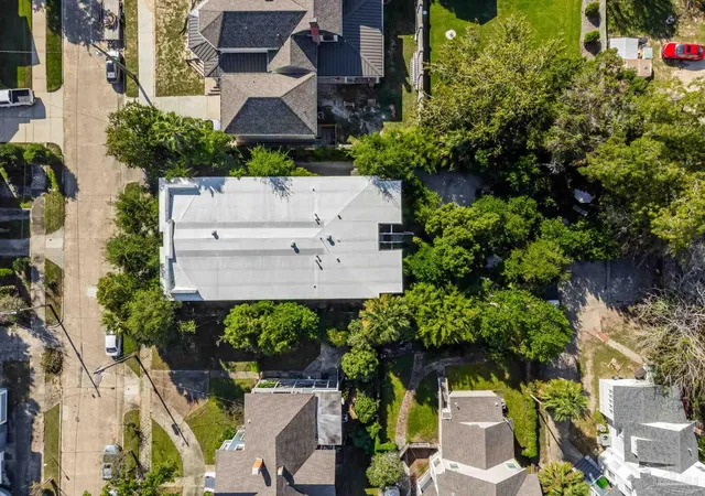 62nd image of 208 W Strong St #1-4, Pensacola, FL 32501 | MLS# 681122