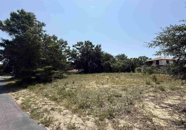 Photo 3 of Land for sale at 1637 Smugglers Cove Cir, Gulf Breeze, FL 32563 | MLS# 688242 | Listing updated on 2026-08-28